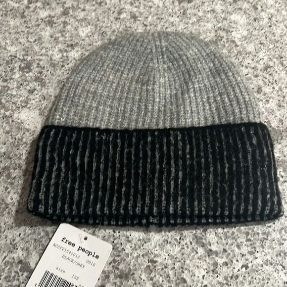Free People Black and Gray Cap Beanie NWT Unisex - Picture 3 of 7